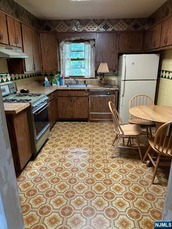 Property Photo: 33 Jerome Place NJ 07470