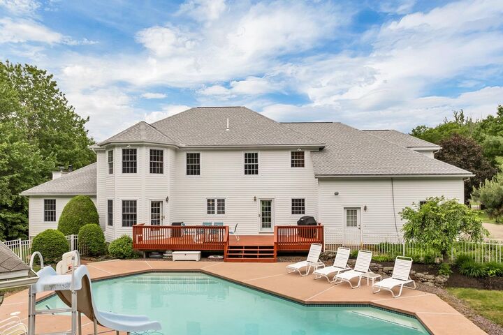 Property Photo:  19 Knollwood Drive  NH 03249 