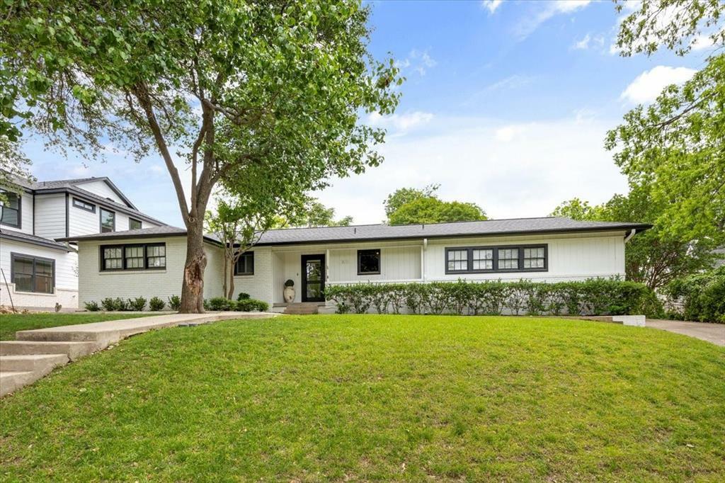 Property Photo:  3121 Benbrook Boulevard  TX 76109 