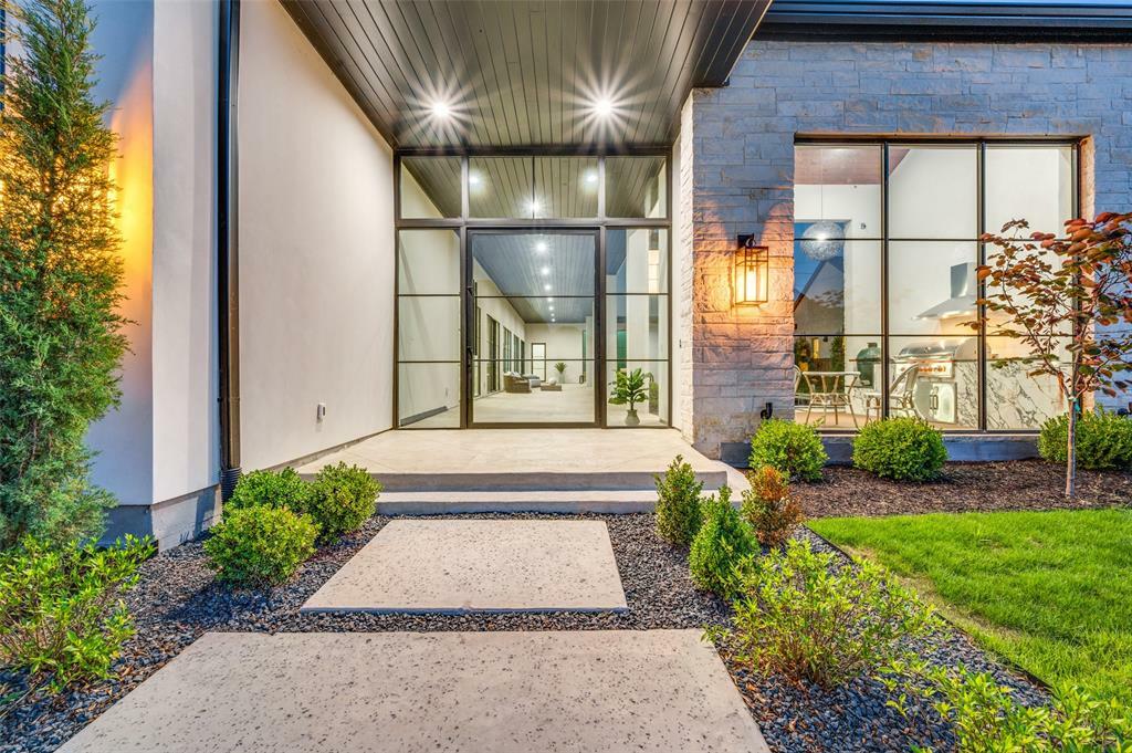 Property Photo: 3527 Torrance Boulevard TX 75034