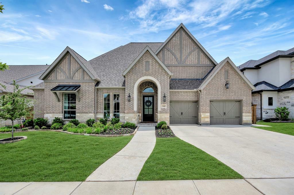 Property Photo: 13445 Meadow Cross Drive TX 76008