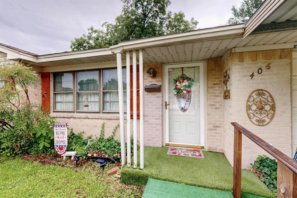 Property Photo: 406 W Carolyn Drive TX 75041