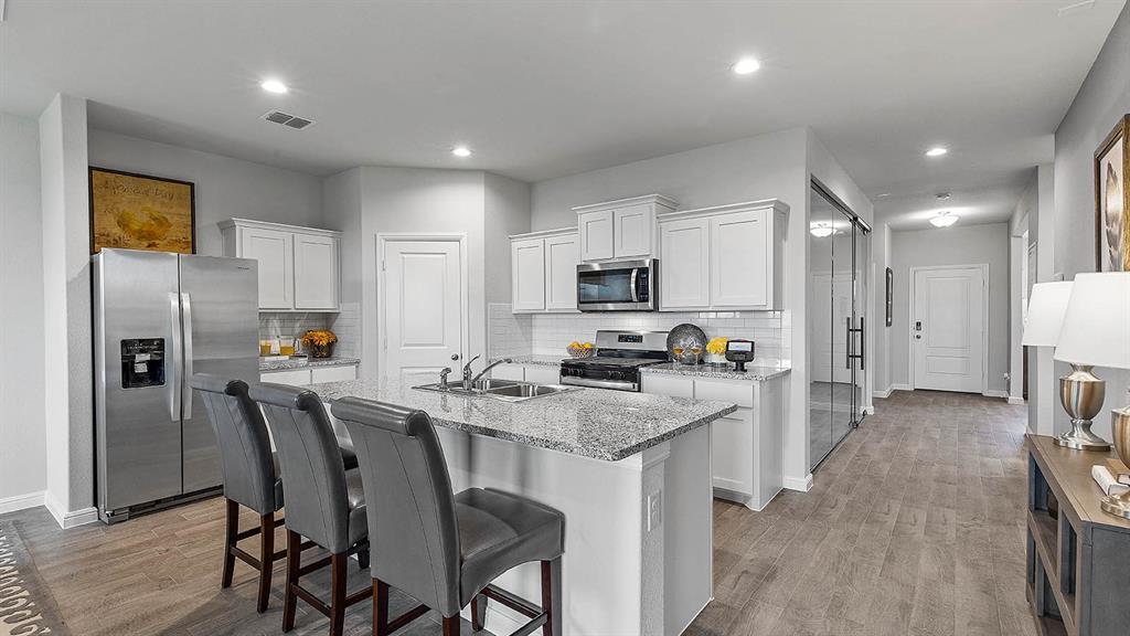 Property Photo: 116 Hibiscus Drive TX 76023
