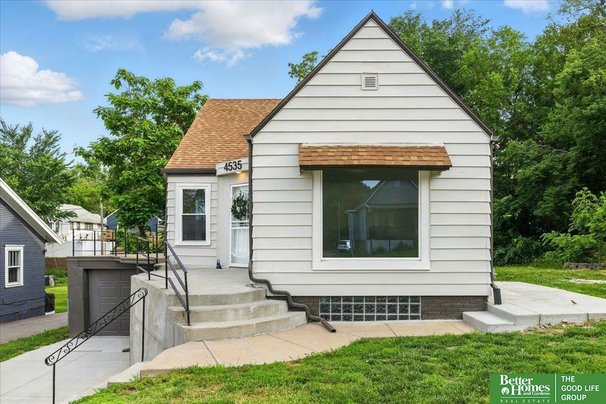 Property Photo: 4535 Bedford Avenue NE 68104