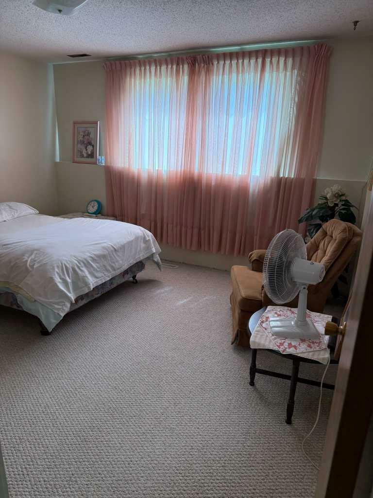 Property Photo:  38 Whiteside Crescent  AB T4N 5Z1 