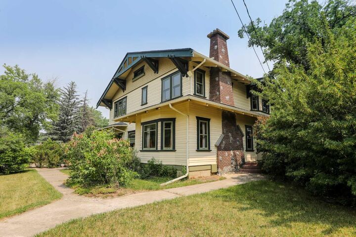 Property Photo: 302 King Street AB T0L 1S0