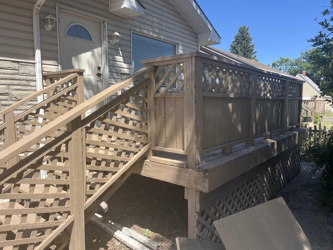 Property Photo:  112 8 Street SW  AB T1A 4L6 