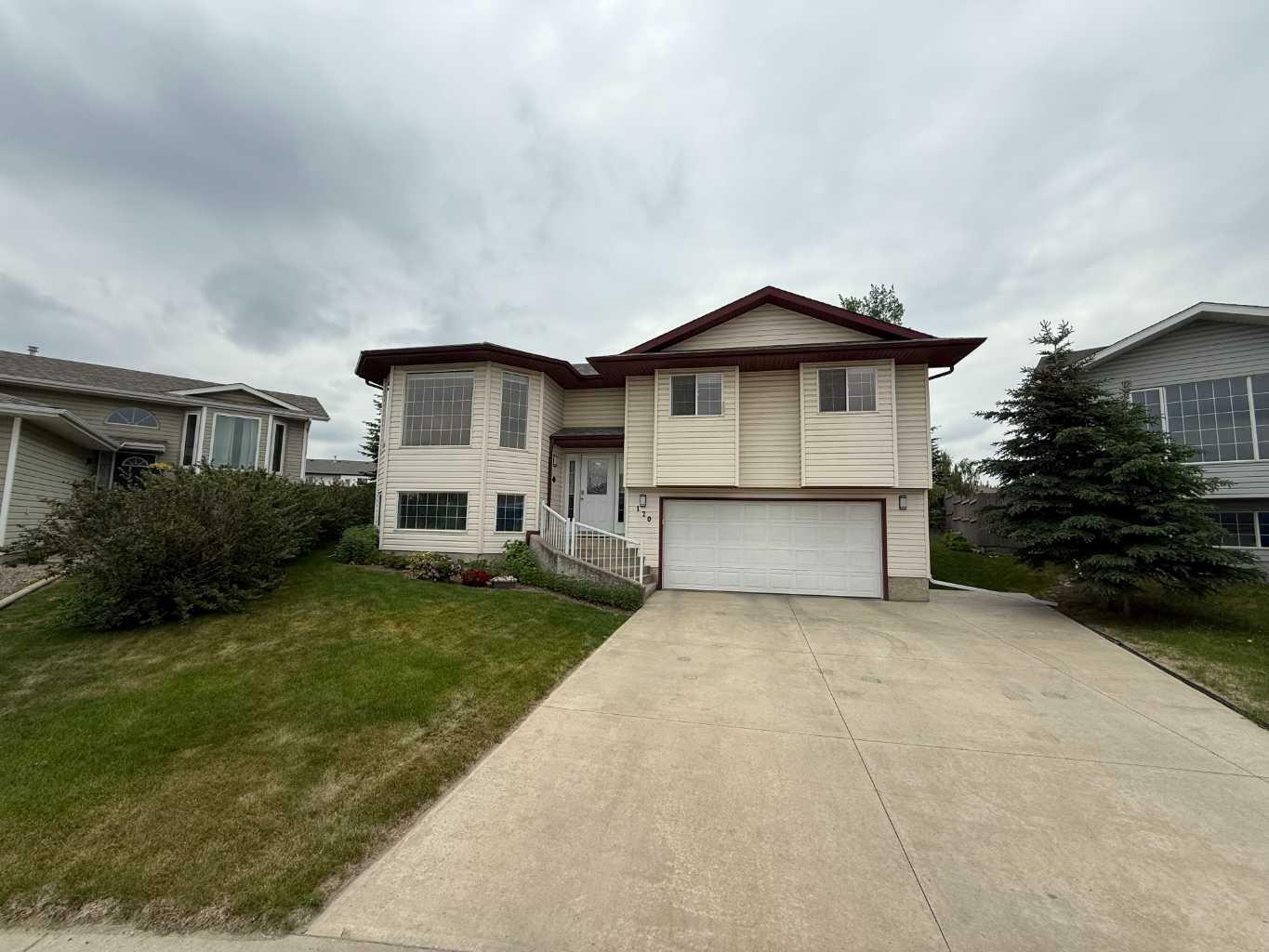 Property Photo:  120 Old Cove  AB T7V 2C4 