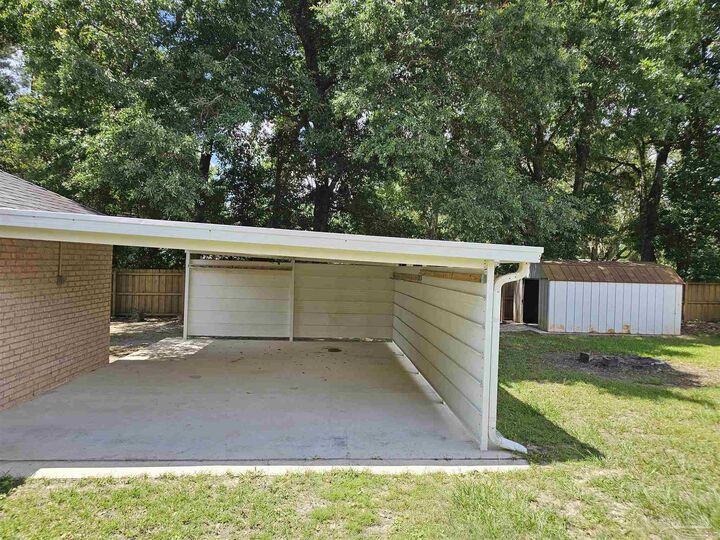 Property Photo: 555 Ard Dr FL 32526