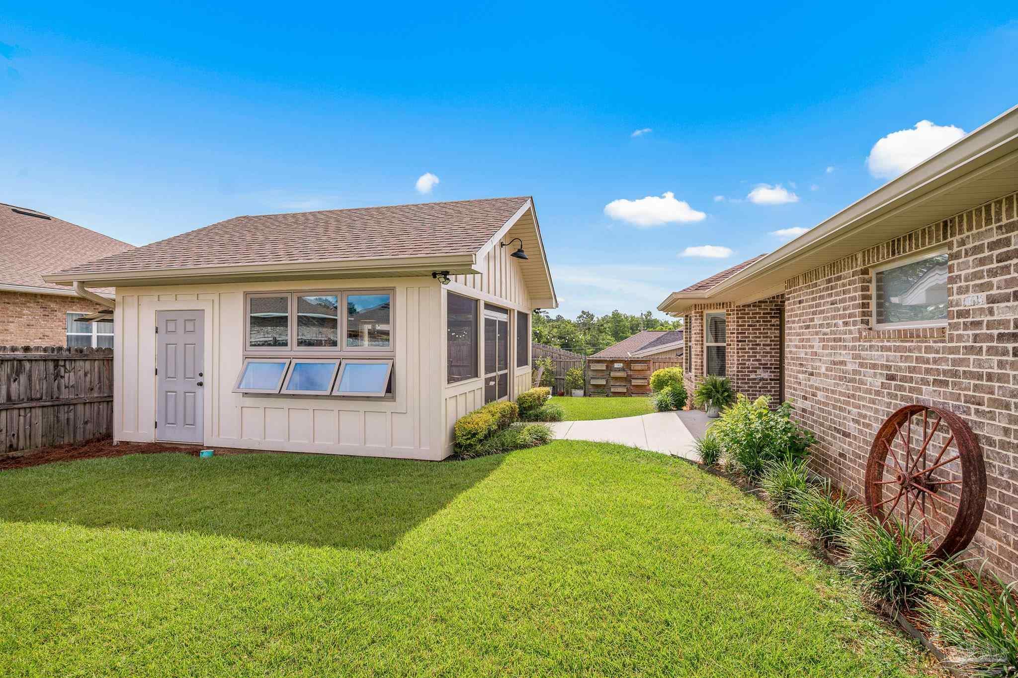 Property Photo:  2394 Bentley Oaks Dr  FL 32533 