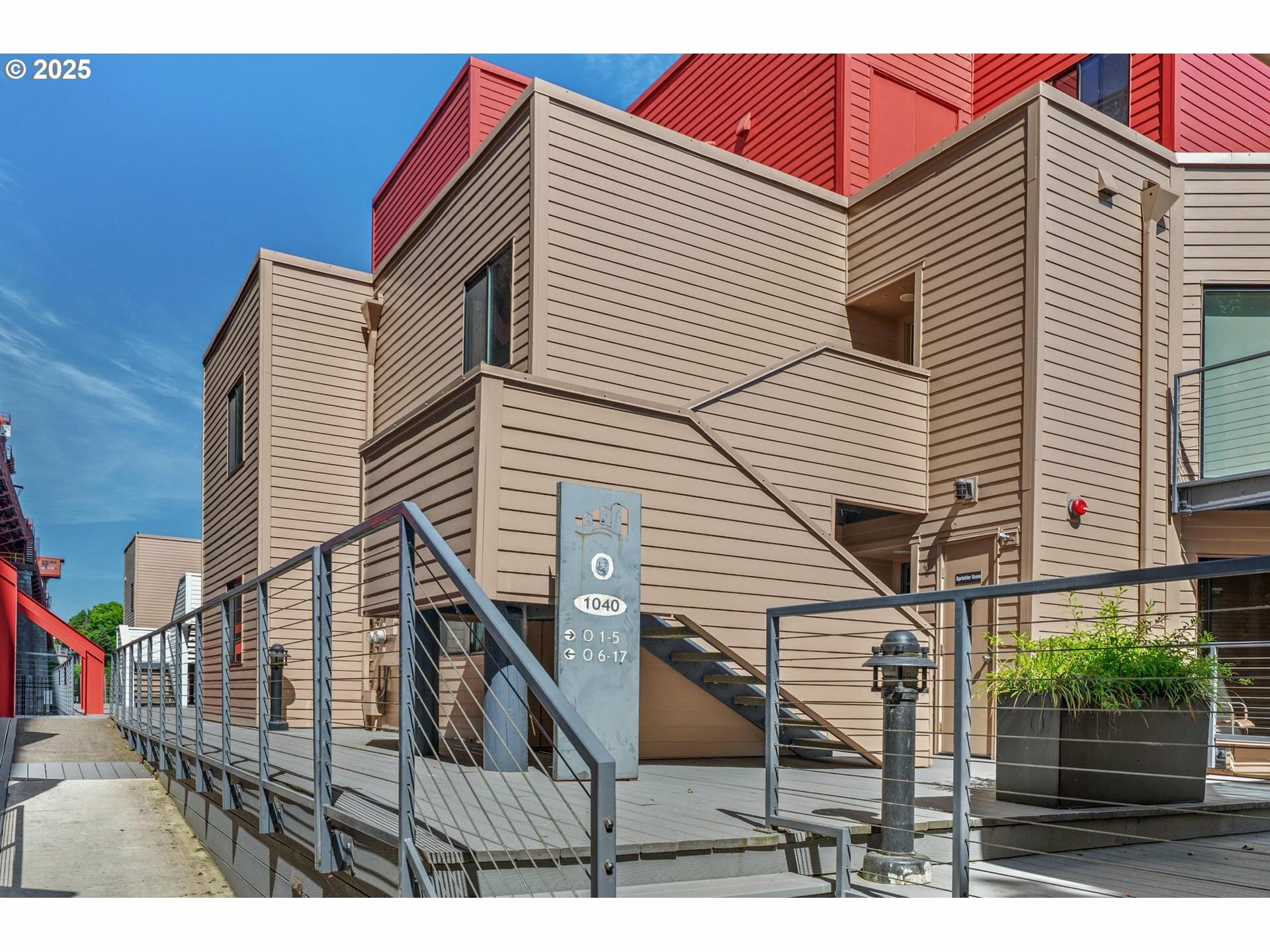 Property Photo:  1040 NW Naito Pkwy O-10  OR 97209 