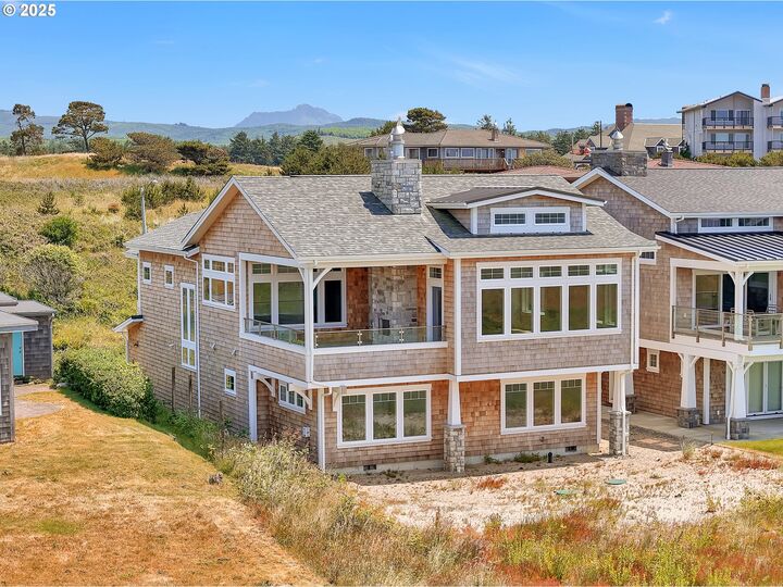 Property Photo:  1400 N Ocean Ave  OR 97138 