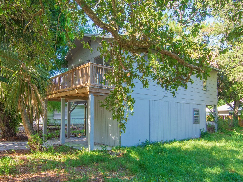Property Photo: 2220 86th Drive FL 32966