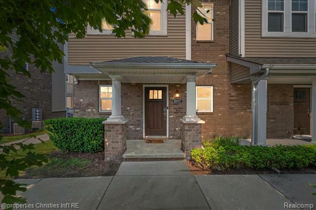 1011 N Sherman Drive  Royal Oak MI 48067 photo