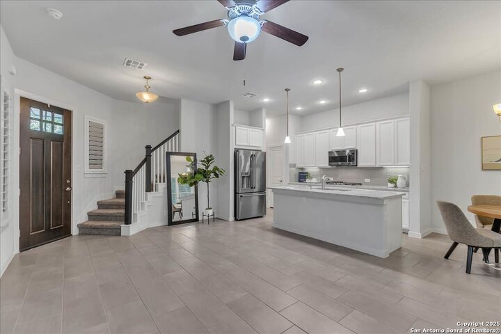 Property Photo: 7914 #16 Roanoke Run TX 78240