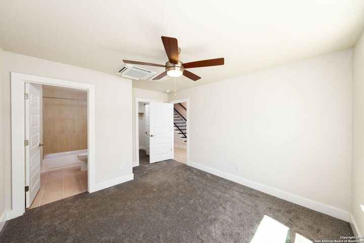 Property Photo:  419 Ira Avenue 1102  TX 78209 