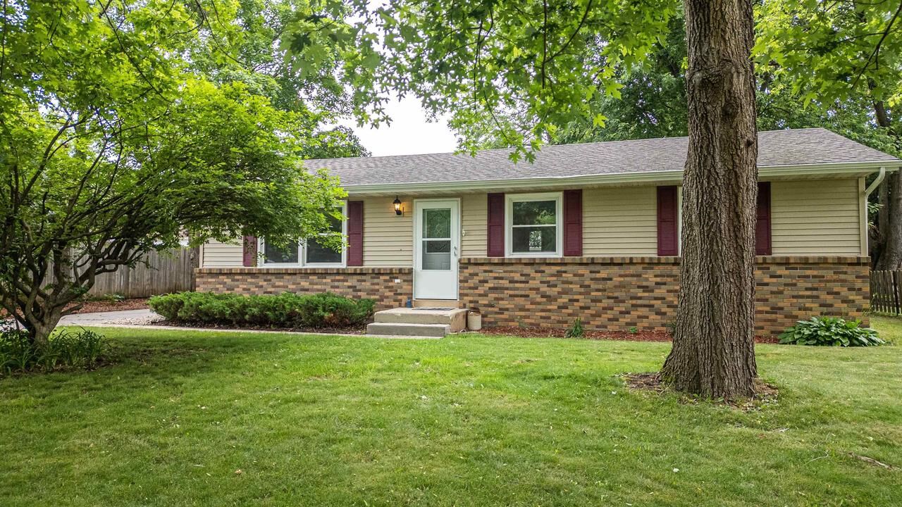 Property Photo:  2109 South Marion Avenue  WI 53546 
