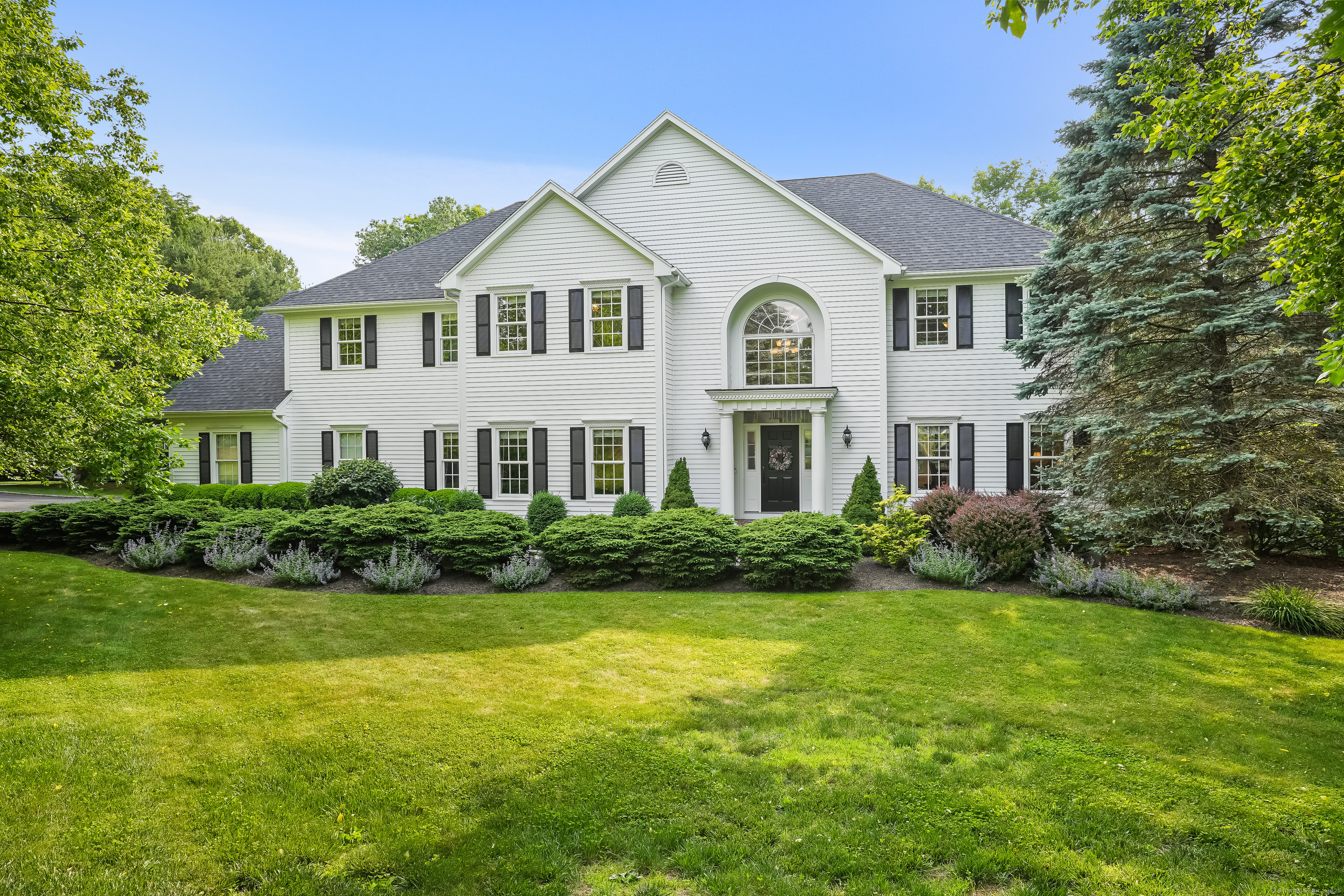 Property Photo: 18 Merlins Lane CT 06470