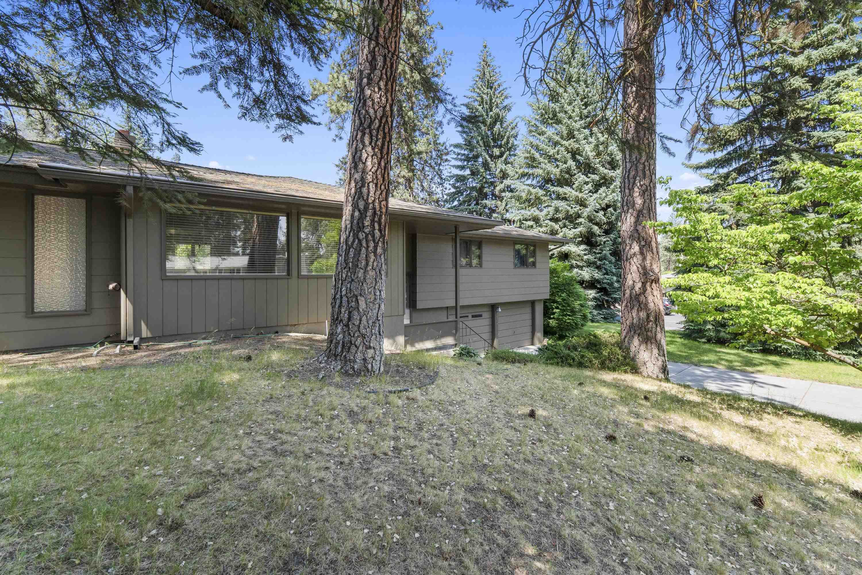 812 W Westover Rd  Spokane WA 99218 photo