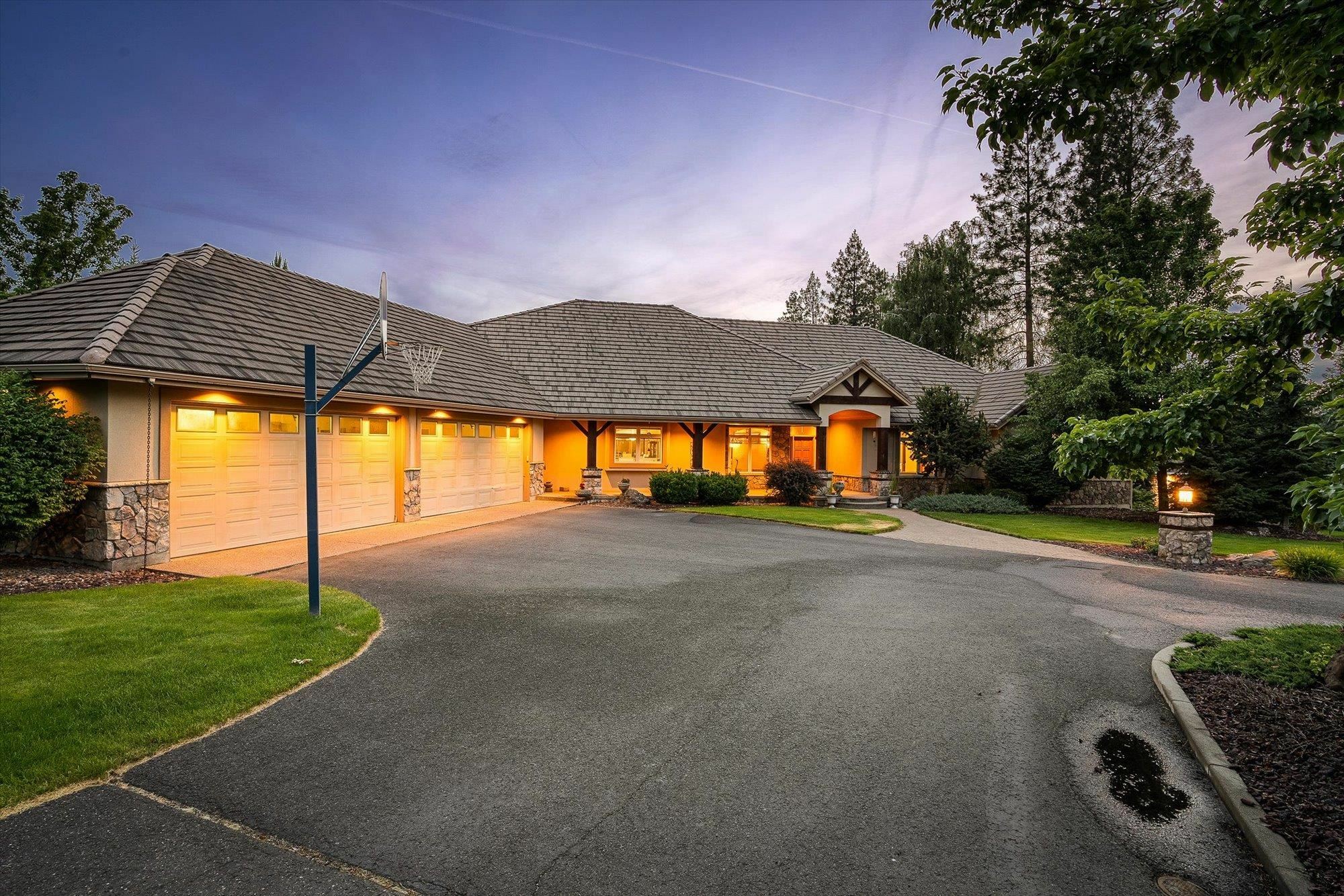 Property Photo:  10955 N Acoma Dr  WA 99208 