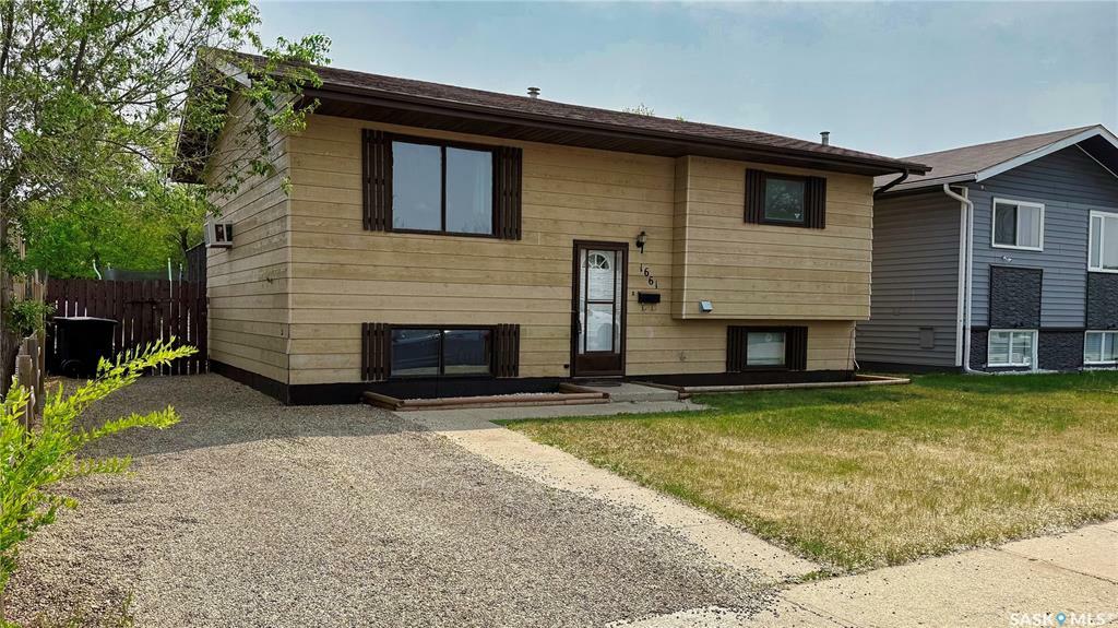 Property Photo: 1661 Muir Drive SK S6V 7T9