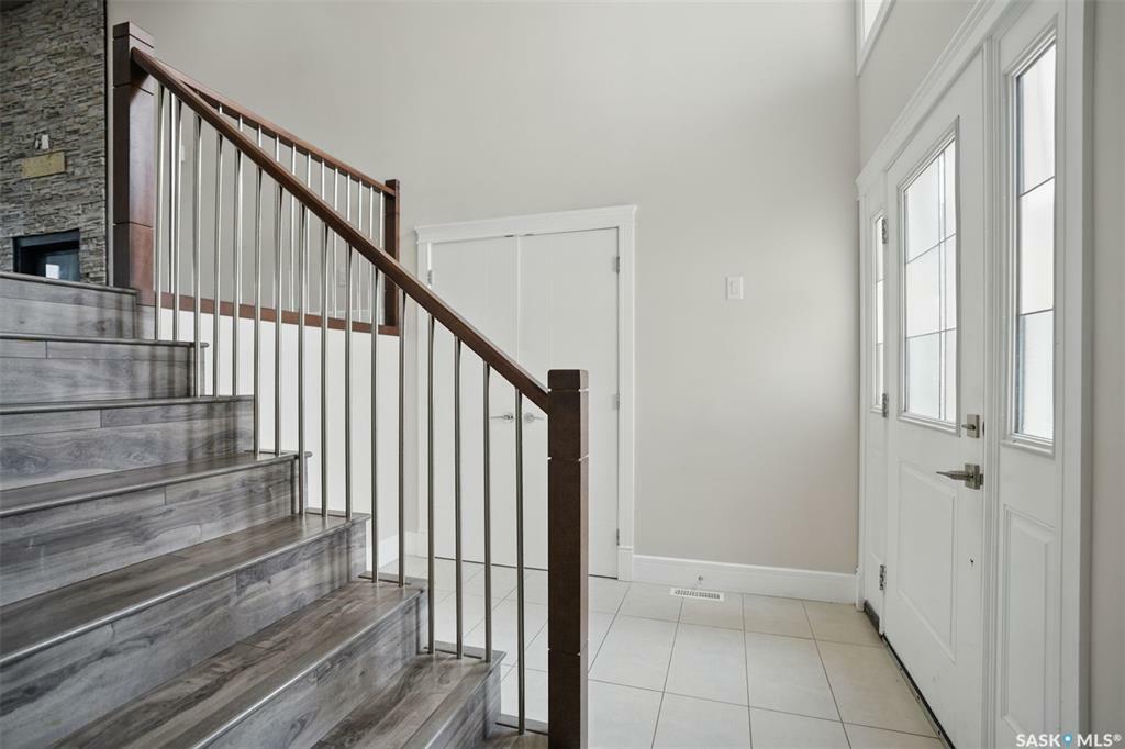 Property Photo: 154 Fast Crescent SK S7W 0W9