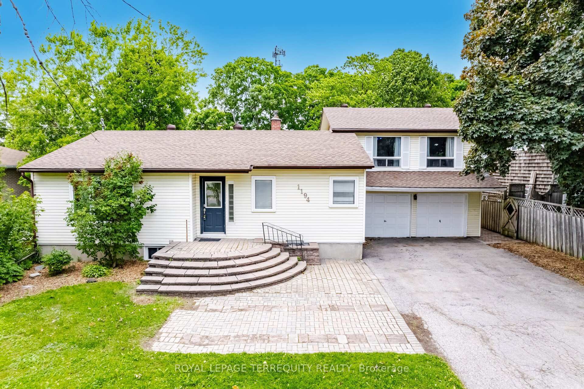 1194 King Street E  Oshawa ON L1H 1H9 photo