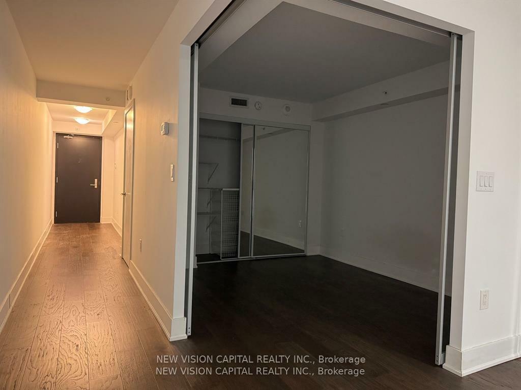 Property Photo: 955 Bay Street 520 ON M5S 0C6