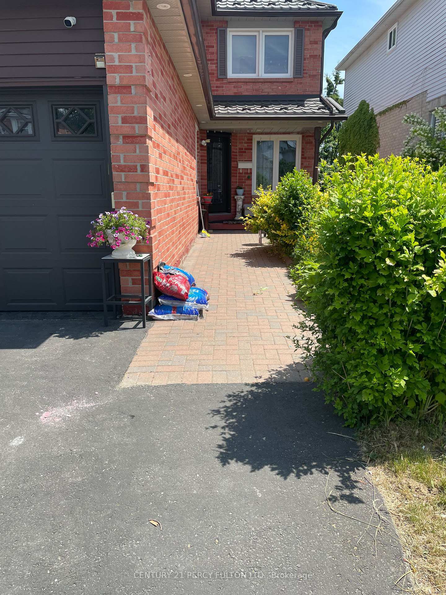 Property Photo:  2132 Blue Ridge Crescent Bsmt  ON L1X 2M7 