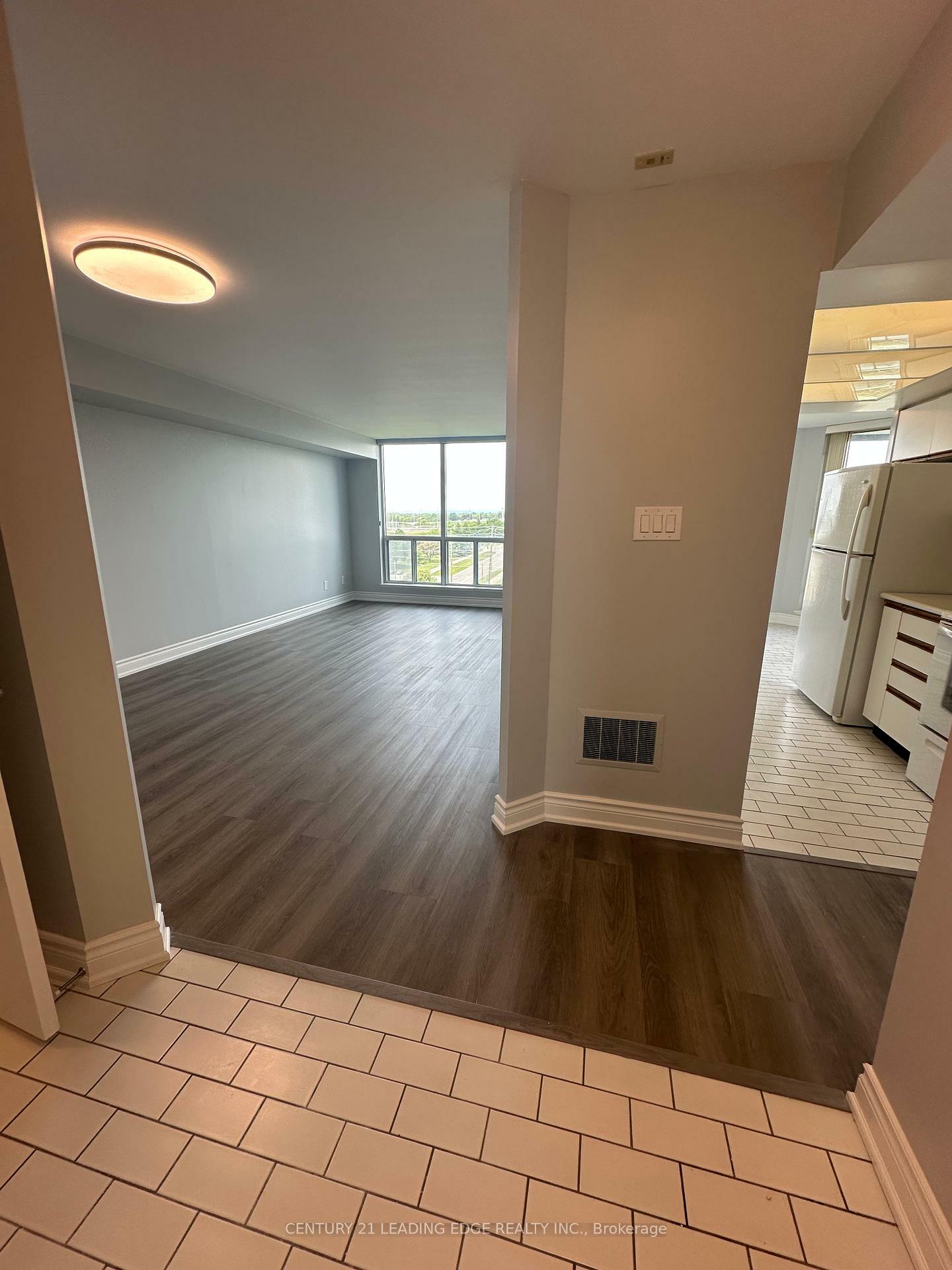 Property Photo: 360 Watson Street 809 ON L1N 9G2