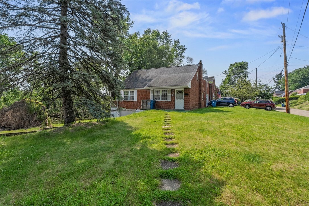 Property Photo: 301 Pennview Drive PA 15235