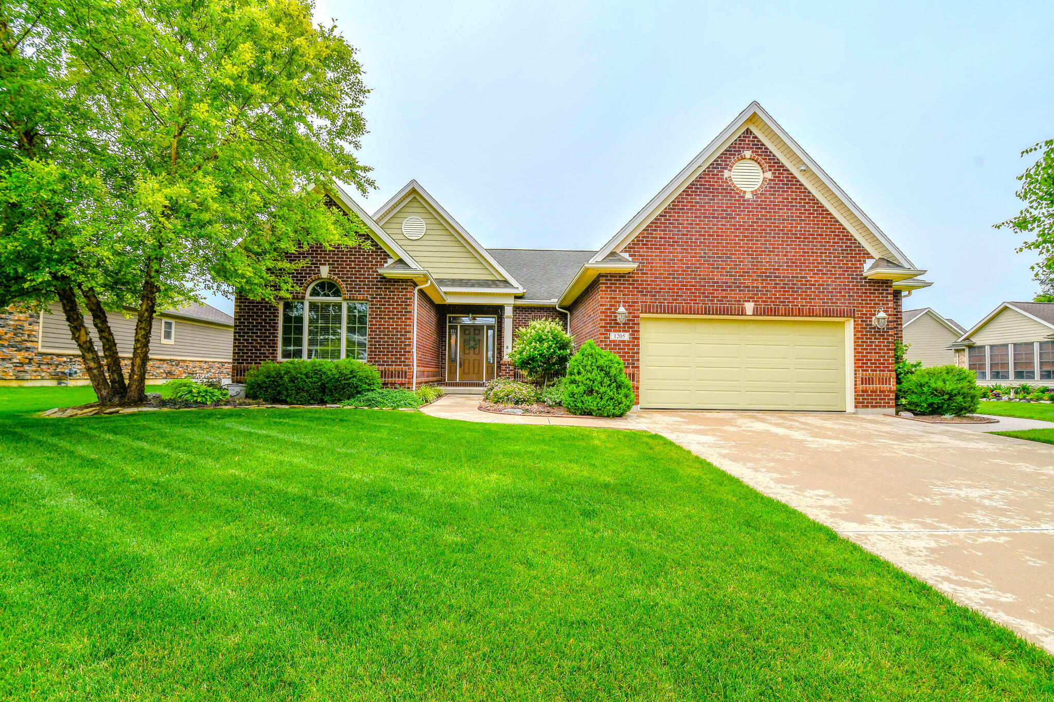 Property Photo:  1205 Daylily Way  OH 45373 