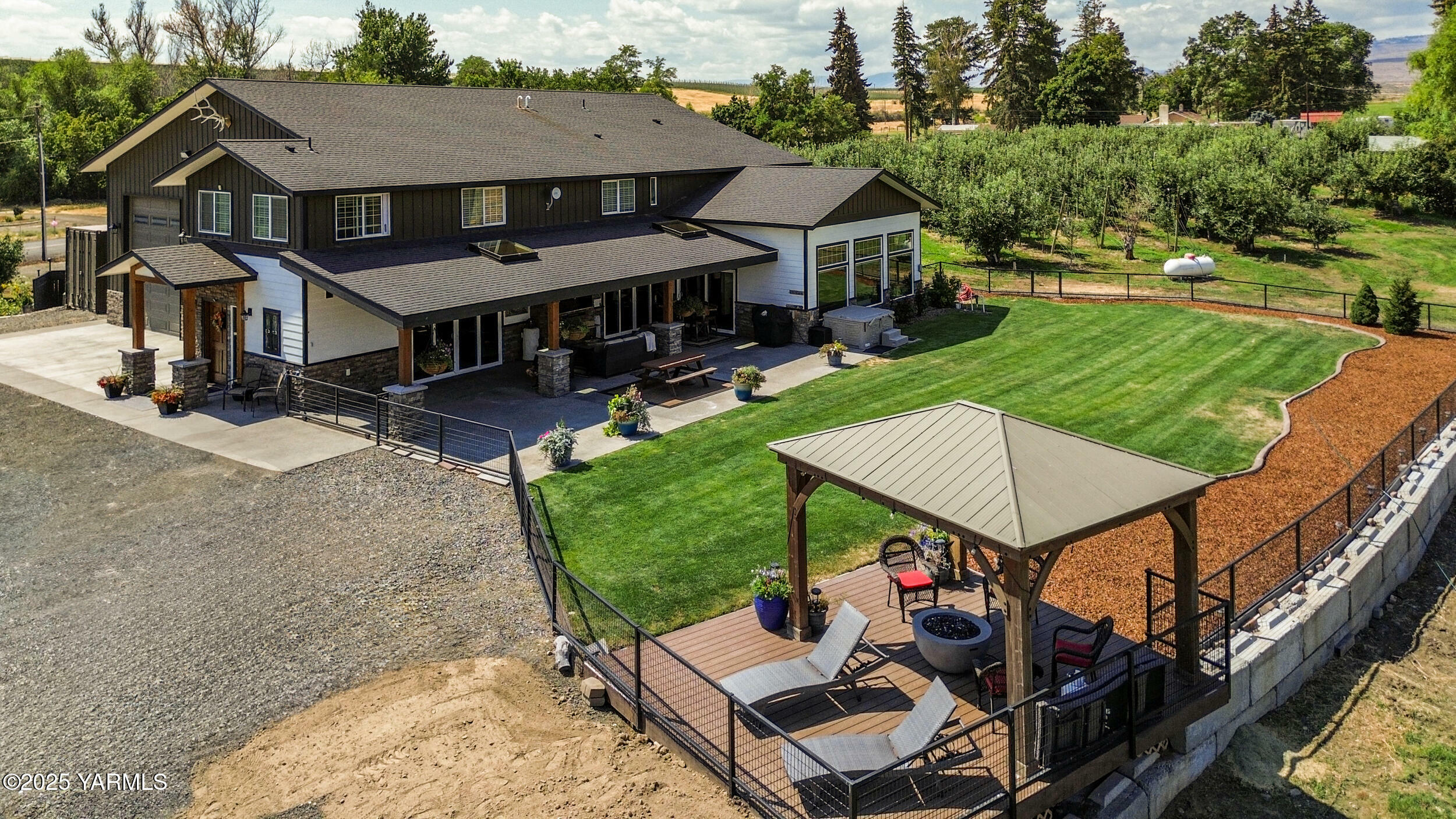 Property Photo: 1355 Cook Rd WA 98908