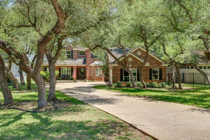 38 Cottondale Road  The Hills TX 78738 photo