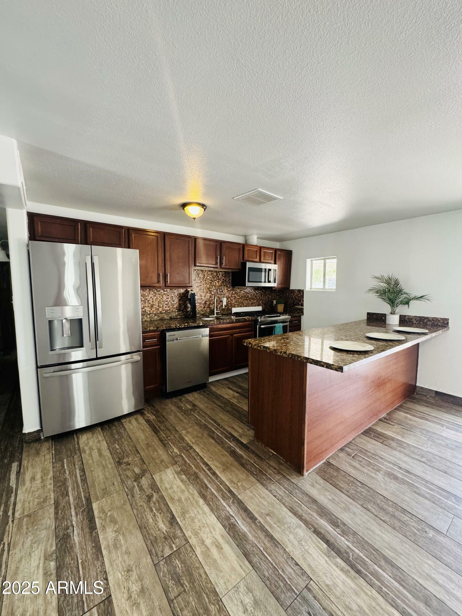 Property Photo: 7135 W Heatherbrae Drive AZ 85033
