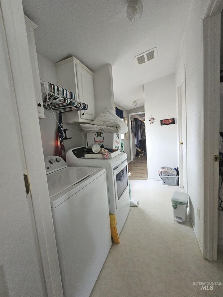 Property Photo:  609 N Almon 3046  ID 83843 