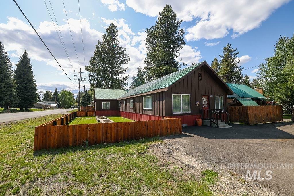 629 Thompson Ave  McCall ID 83638 photo