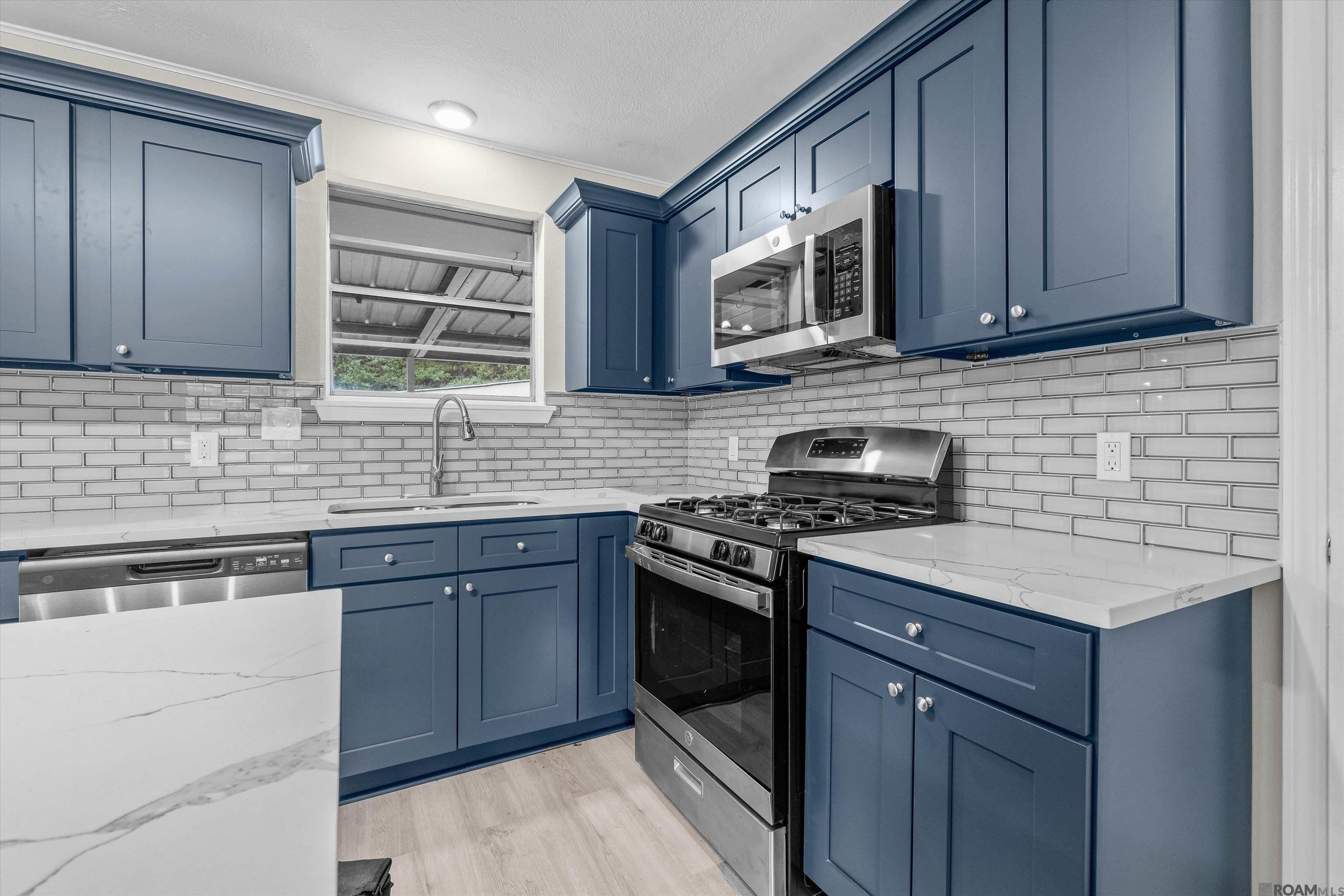 Property Photo: 12814 Teakwood Dr LA 70714
