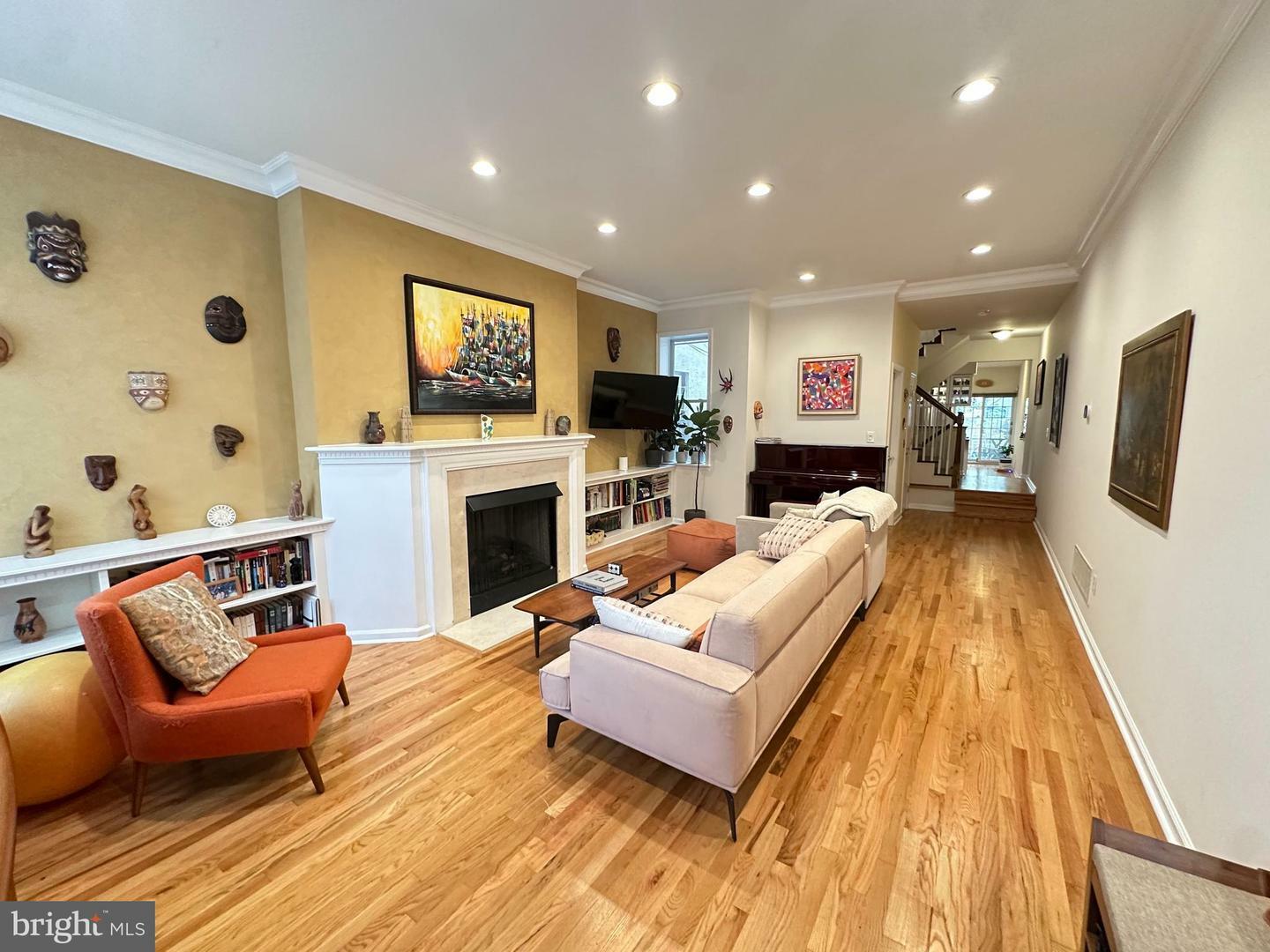 Property Photo: 2046 Bainbridge Street PA 19146
