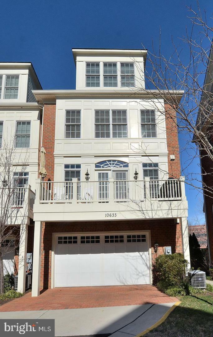 Property Photo: 10633 Yorktown Drive VA 22030