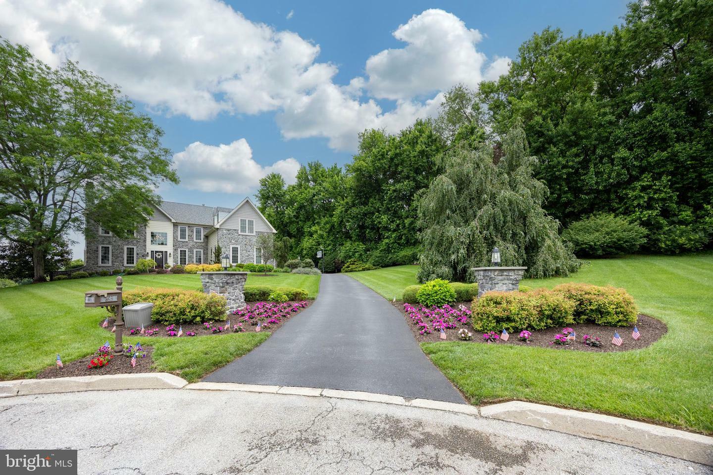 Property Photo:  893 Glendale Lane  PA 19382 