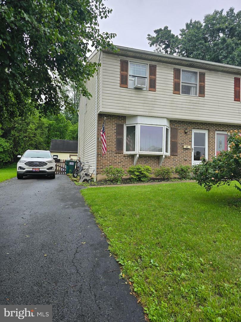 536 E Linden Street  Fleetwood PA 19522 photo