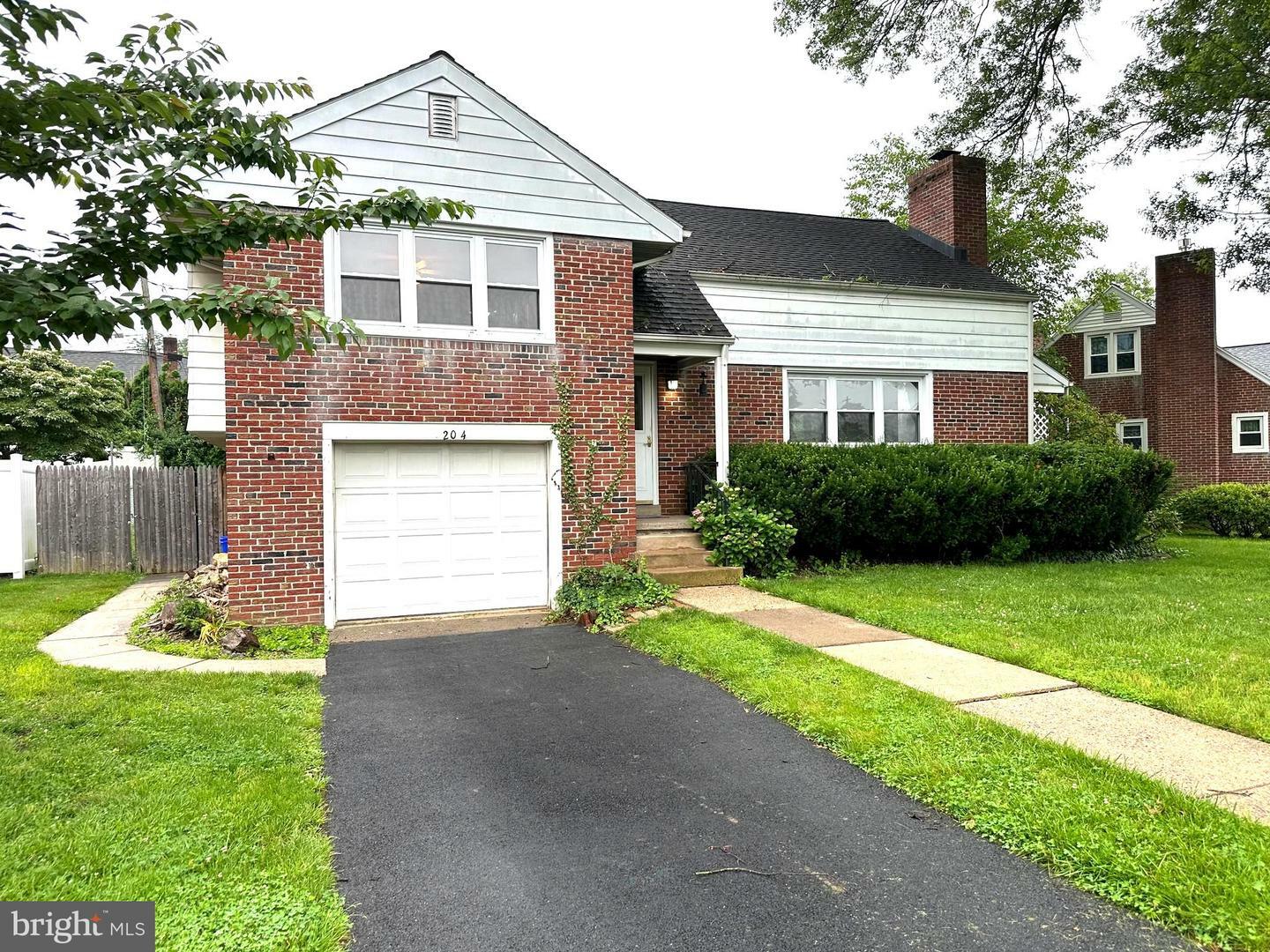 204 Opal Avenue  Reading PA 19606 photo