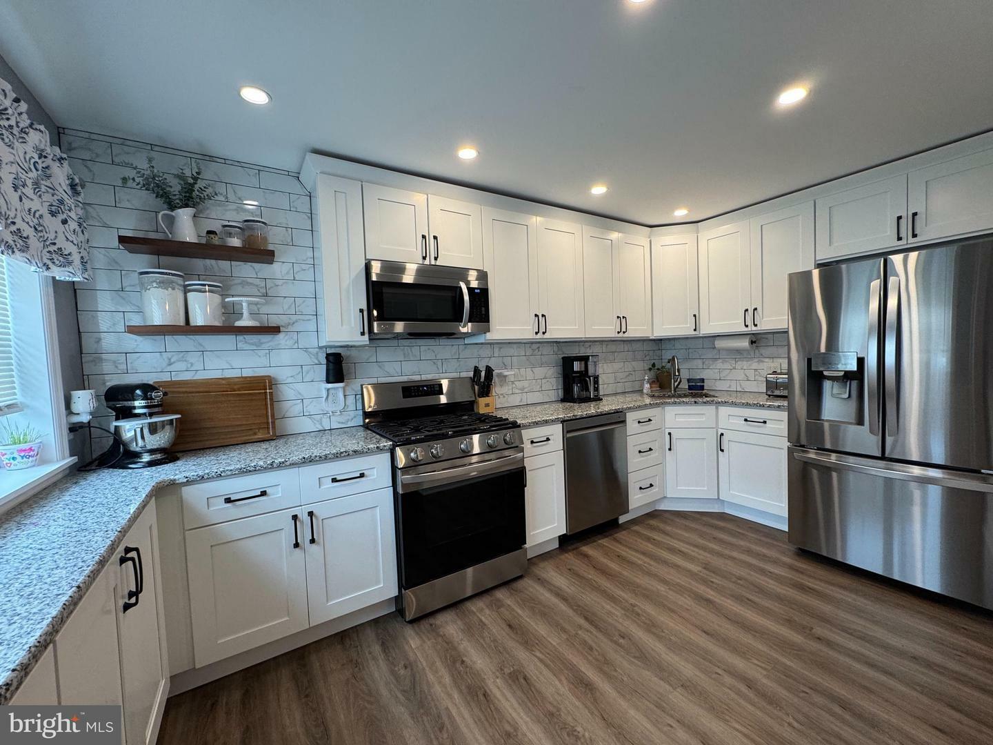 Property Photo: 3050 Secane Place PA 19154
