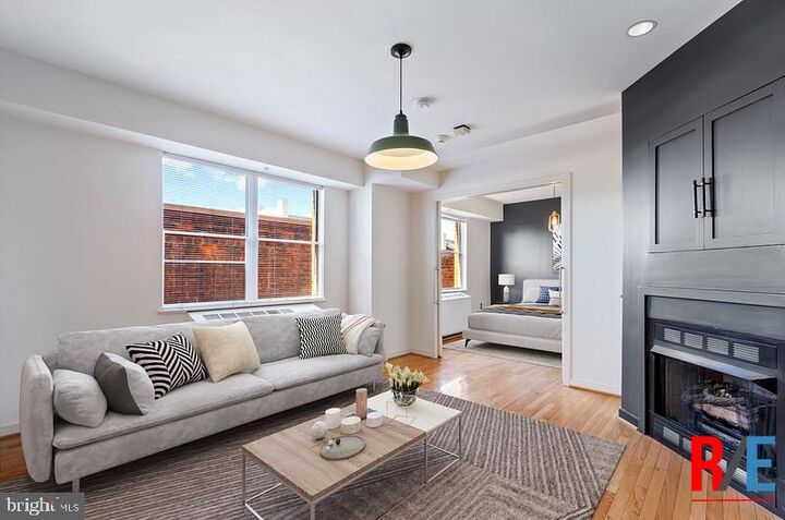Property Photo:  815 King Street 4E  VA 22314 