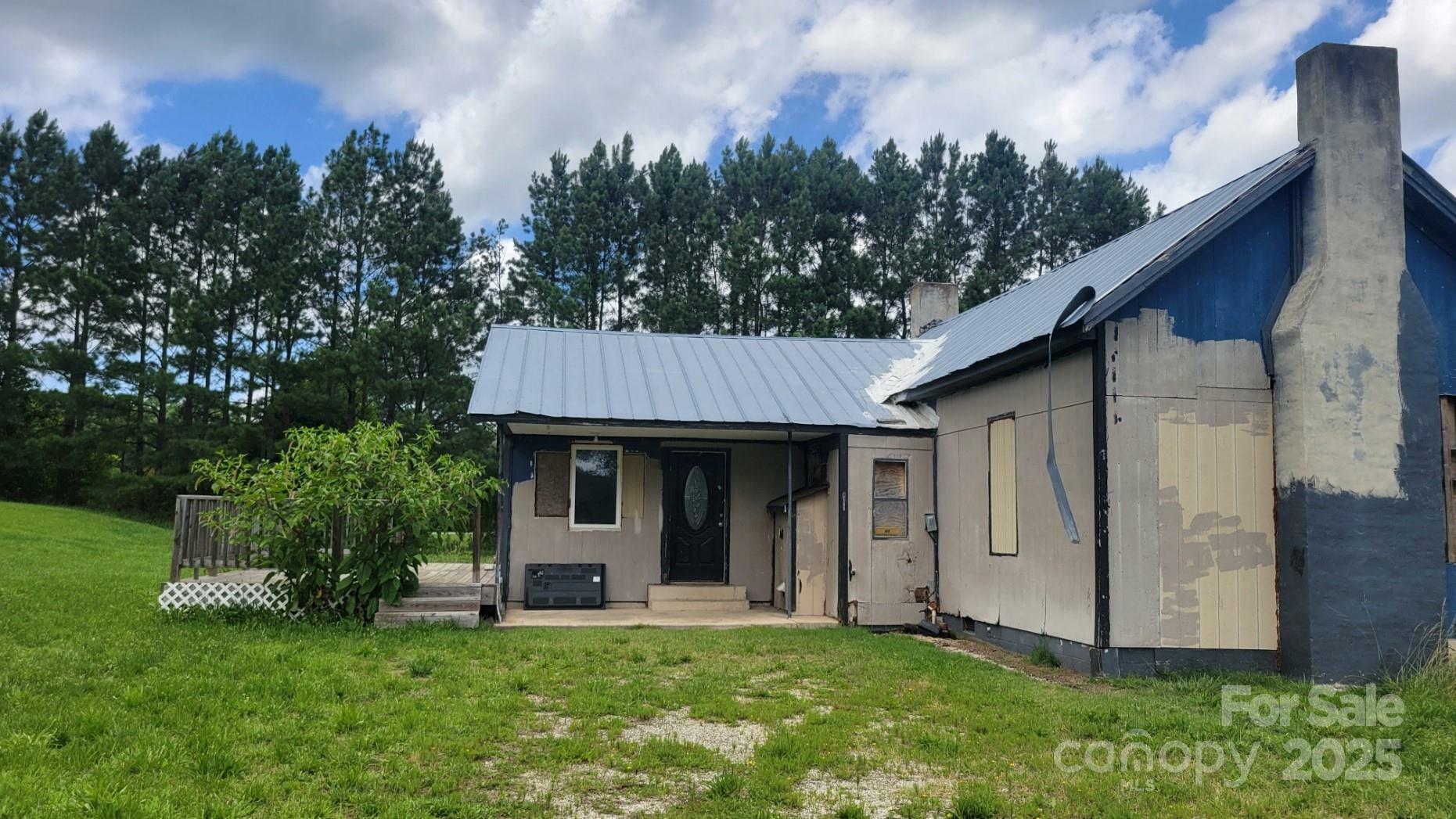 Property Photo: 1672 Riverview Road NC 28092