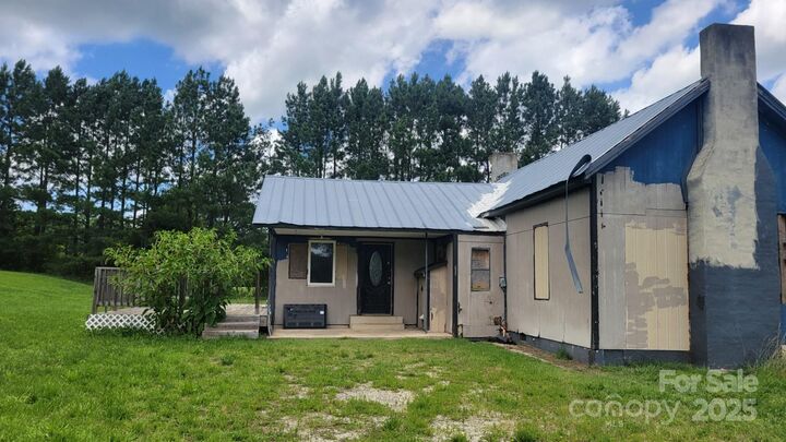 Property Photo:  1672 Riverview Road  NC 28092 