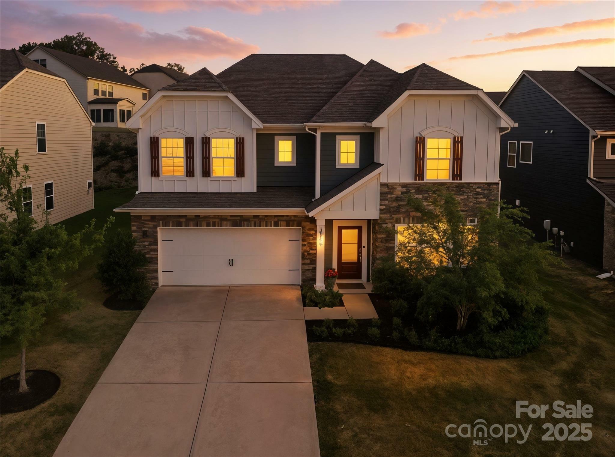 Property Photo:  15119 Oleander Drive  NC 28278 