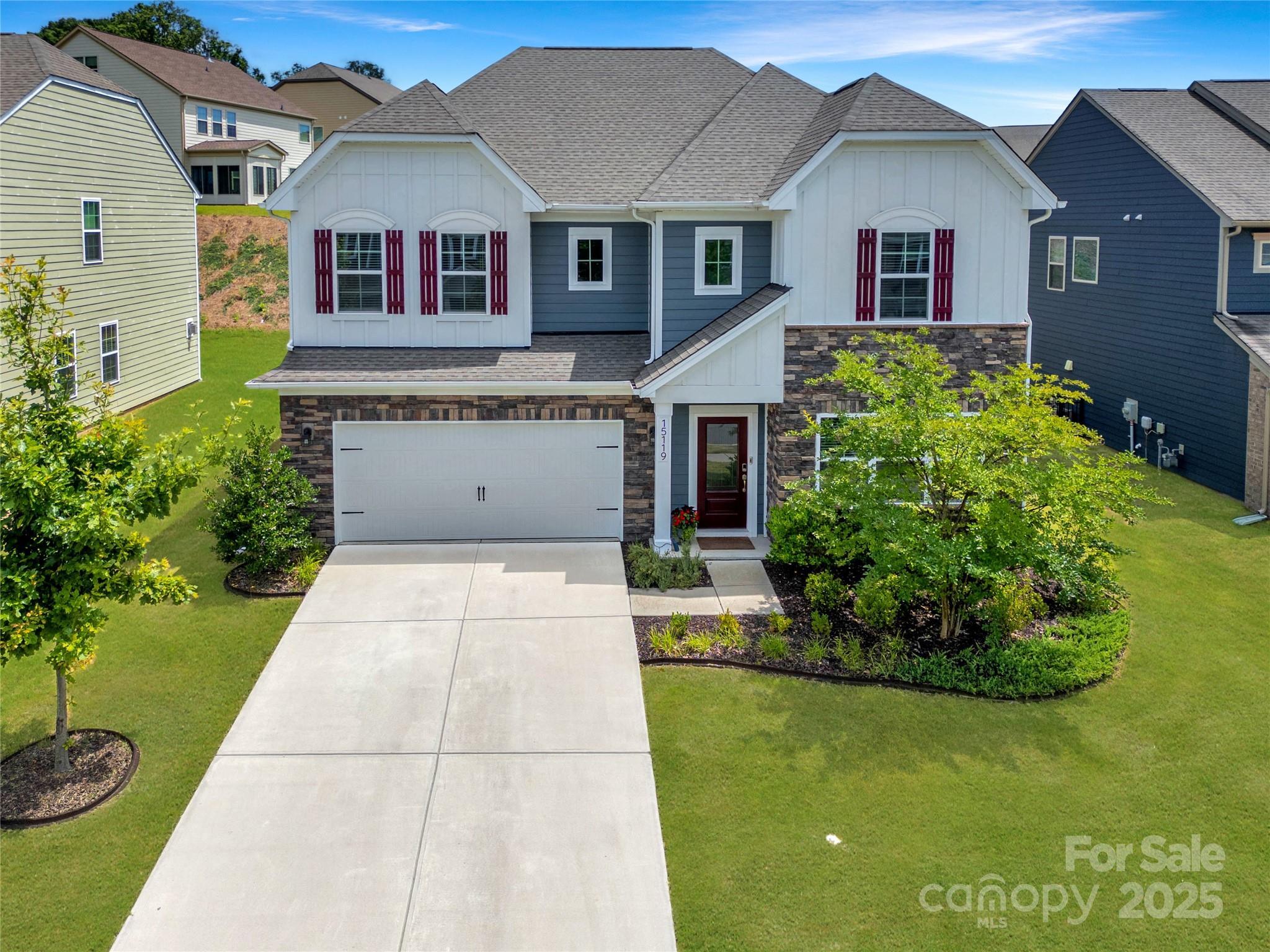 Property Photo: 15119 Oleander Drive NC 28278
