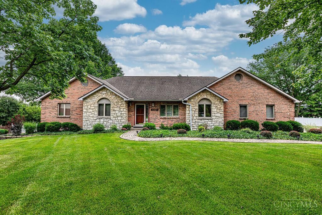 Property Photo: 4921 Pinnacle Court OH 45011